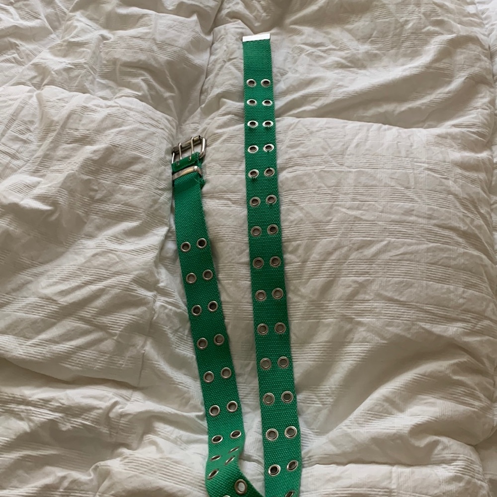 Bright green double grommet belt